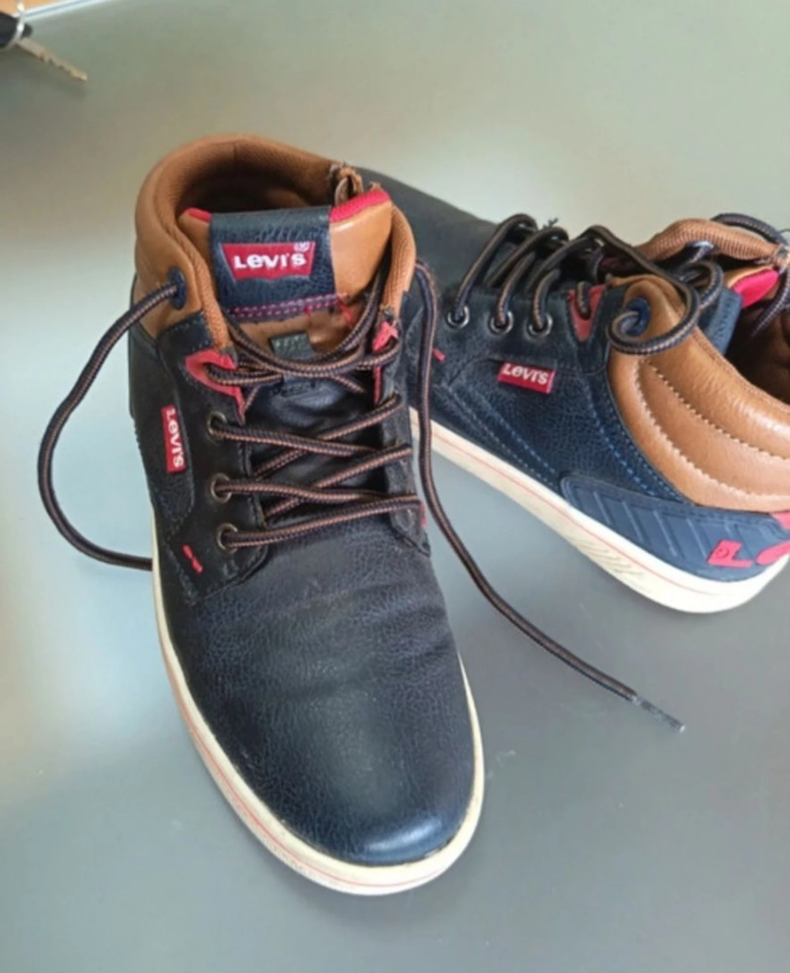 Bota niño Levis. Talla 34
